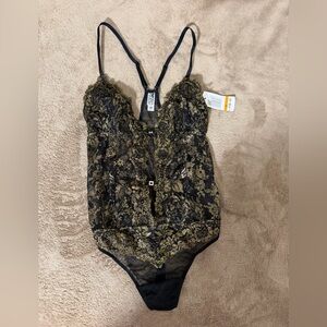 Black Bow lace lingerie size S NWT